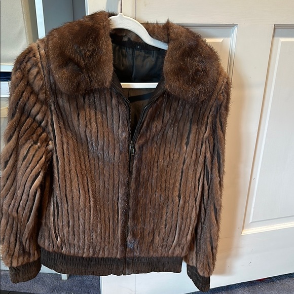 Brown vintage rabbit Fur Jacket, size 6. - Picture 2 of 10